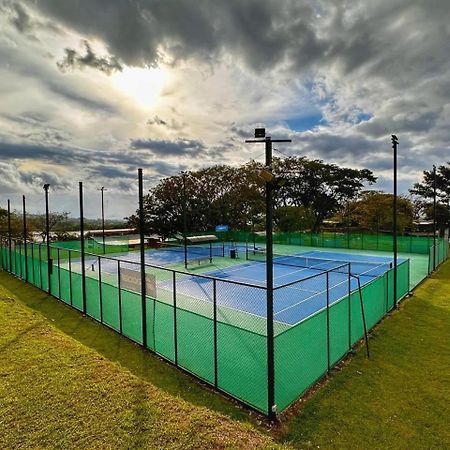 Cr Mariposa Rentals Comfortable Penthouse, Ac, Pool, Gym, Tennis Santa Ana (San Jose) Exterior foto