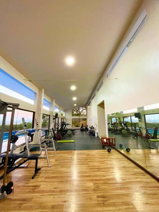 Cr Mariposa Rentals Comfortable Penthouse, Ac, Pool, Gym, Tennis Santa Ana (San Jose) Exterior foto