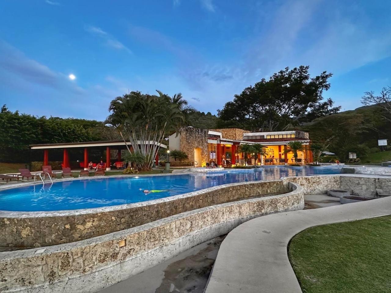 Cr Mariposa Rentals Comfortable Penthouse, Ac, Pool, Gym, Tennis Santa Ana (San Jose) Exterior foto