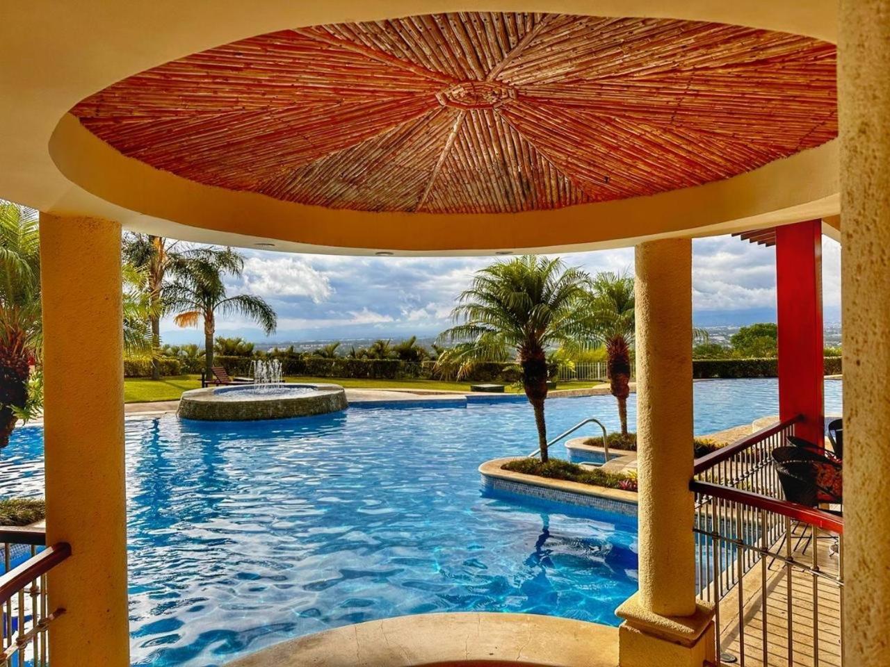 Cr Mariposa Rentals Comfortable Penthouse, Ac, Pool, Gym, Tennis Santa Ana (San Jose) Exterior foto